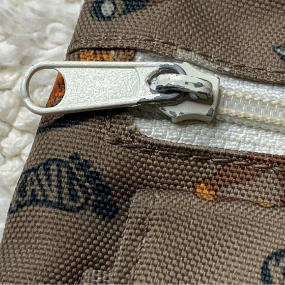 Kavu Sasquatch Bigfoot For Keeps Crossbody Purse Bag - Picture 8 of 12